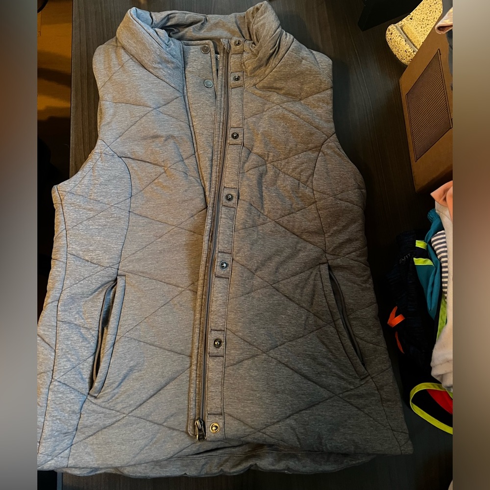 Athleta vest